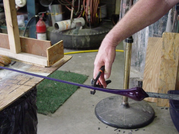 Cutting bead glass cane